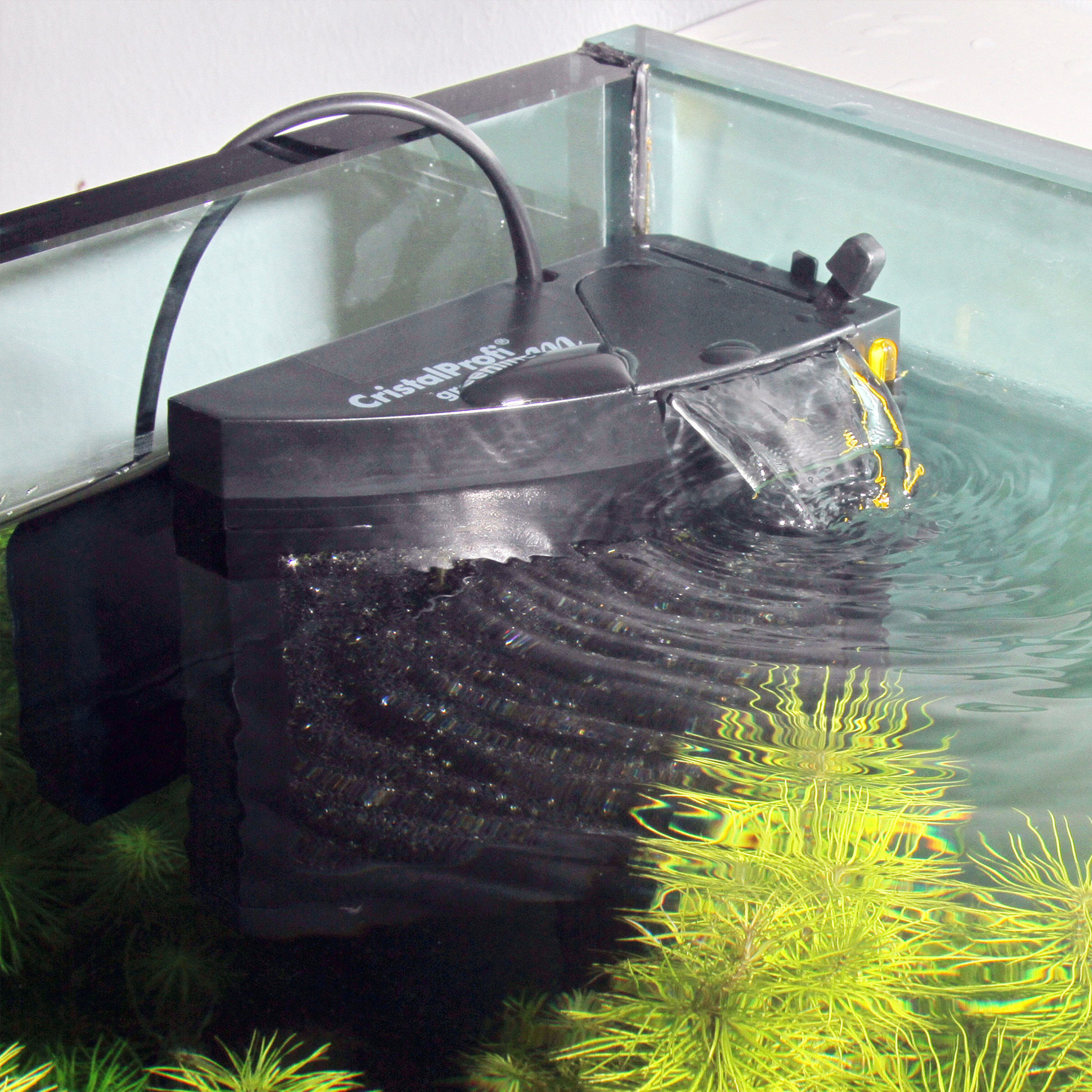 Aquarium filters and aquarium accessories