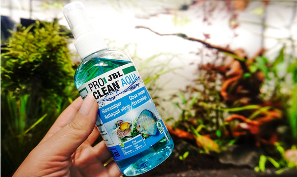 Cleaning in the aquarium made easy with JBL PROCLEAN products